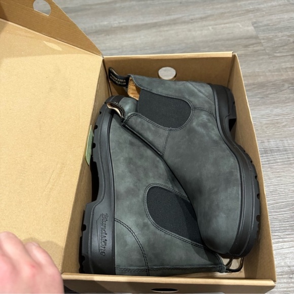 Blundstone BL 587 Chelsea Suede Rustic Black Leather Boots - Picture 10 of 12